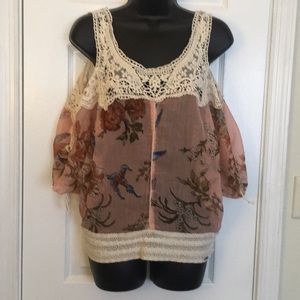 GUESS Sheer Cold Shoulder. Sz XS